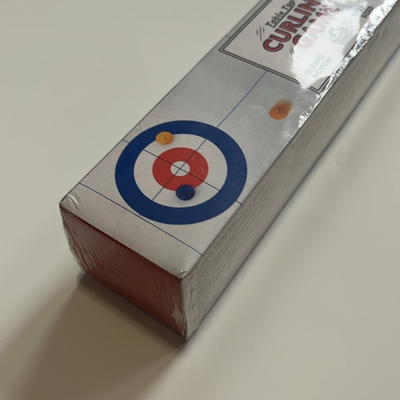 Table Top Curling Game / Kikkerland / New - Picture 5 of 9